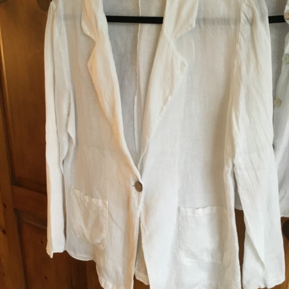Pistache Women's White Linen Blazer and Shirt Set - Picture 3 of 3